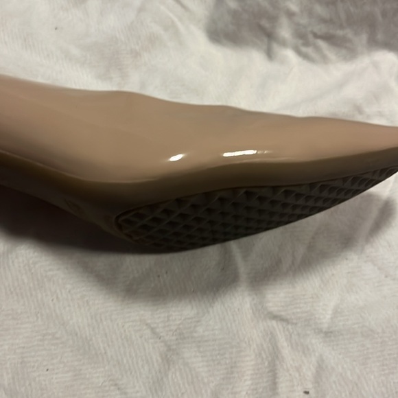 Aerosoles Nude Beige Pumps, 8.5, Patent Leather, Pointed Toe - Picture 9 of 10